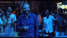 A BIGGER SPLASH - Karaoke - Film Clip